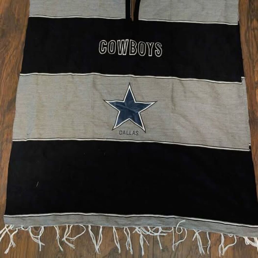 Dallas Cowboys Poncho Ruana Wrap Navy Gray Fringe NFL Football One Size
